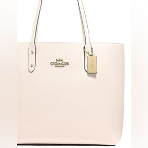 NWT COACH Town Tote Large Leather Shoulder Bag Color: Chalk